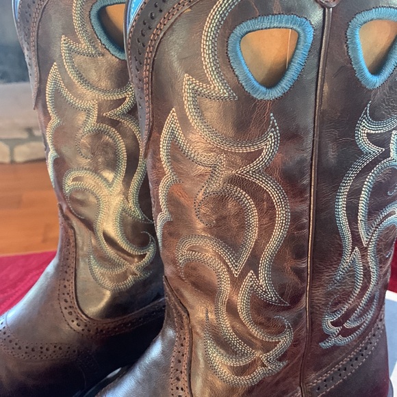 Womens Ariat Boots Brown with blue stitching - Picture 2 of 9